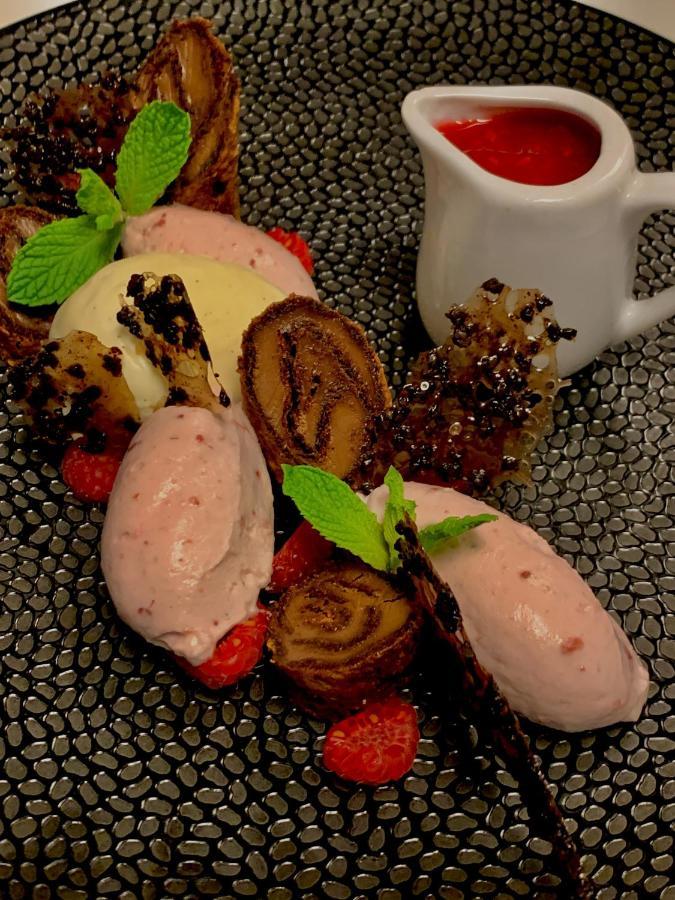 Hotel Jean-jacques Rousseau 3*