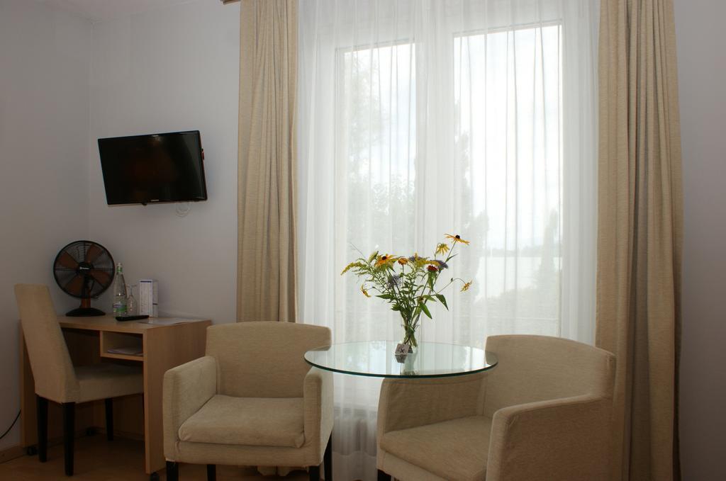 Hotel Jean-jacques Rousseau